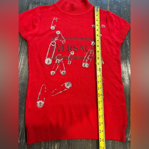 Versace vintage 90s Medusa safety pin print on red sweater - Picture 7 of 11